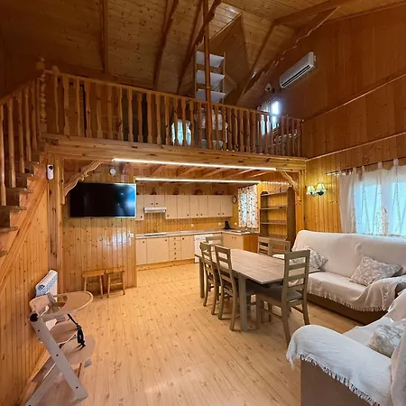 Casa De Madera El Vado * Villanueva Del Arzobispo